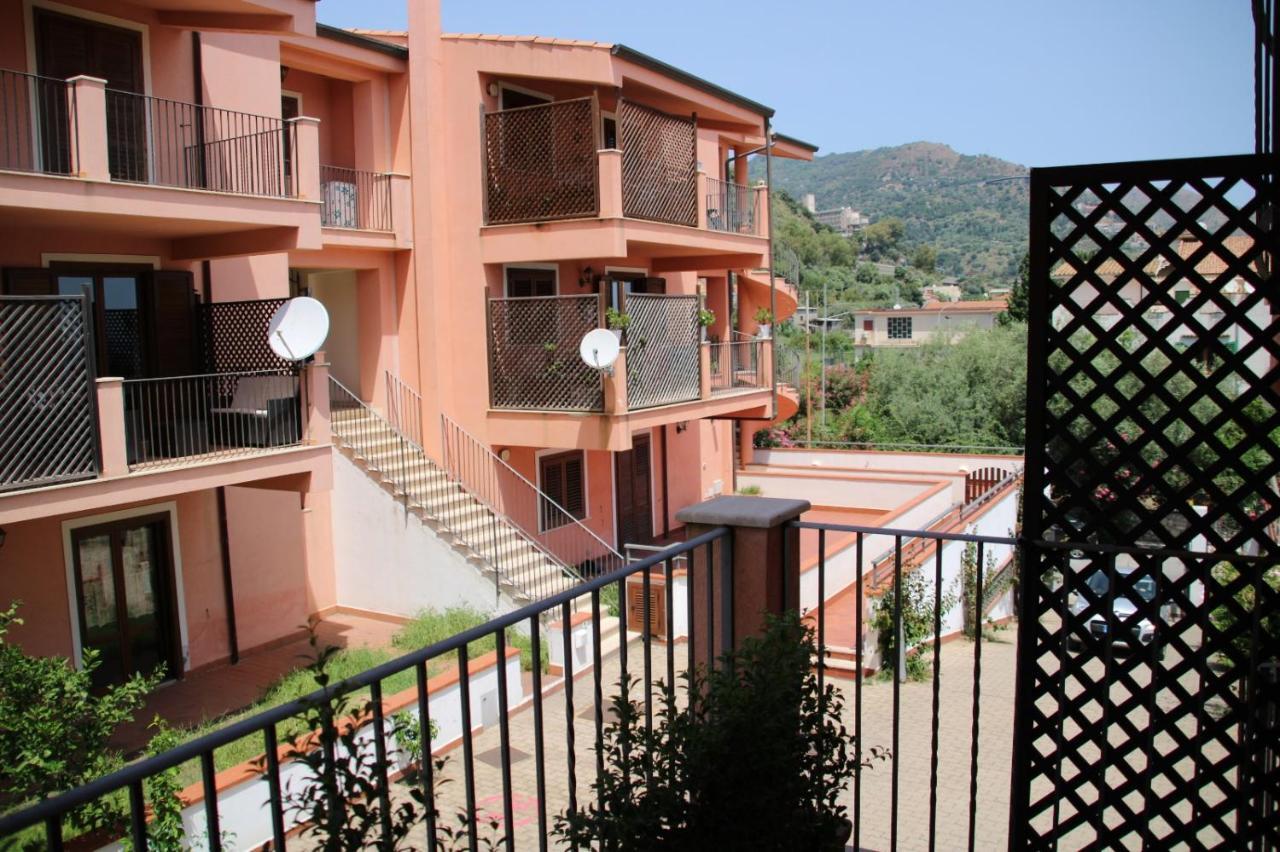 Poseidone Sea Apartment Taormina Mazzeo Esterno foto