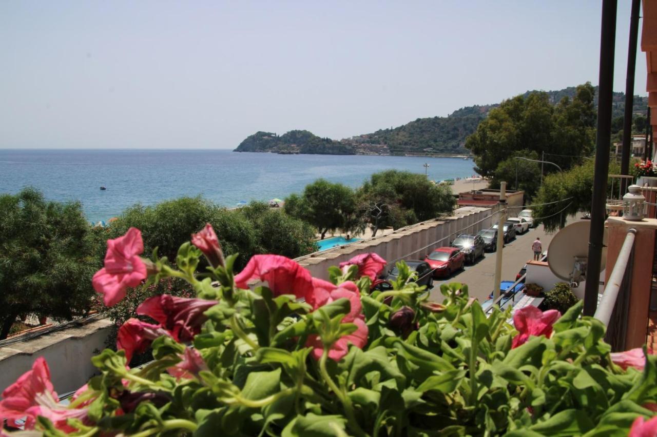 Poseidone Sea Apartment Taormina Mazzeo Esterno foto