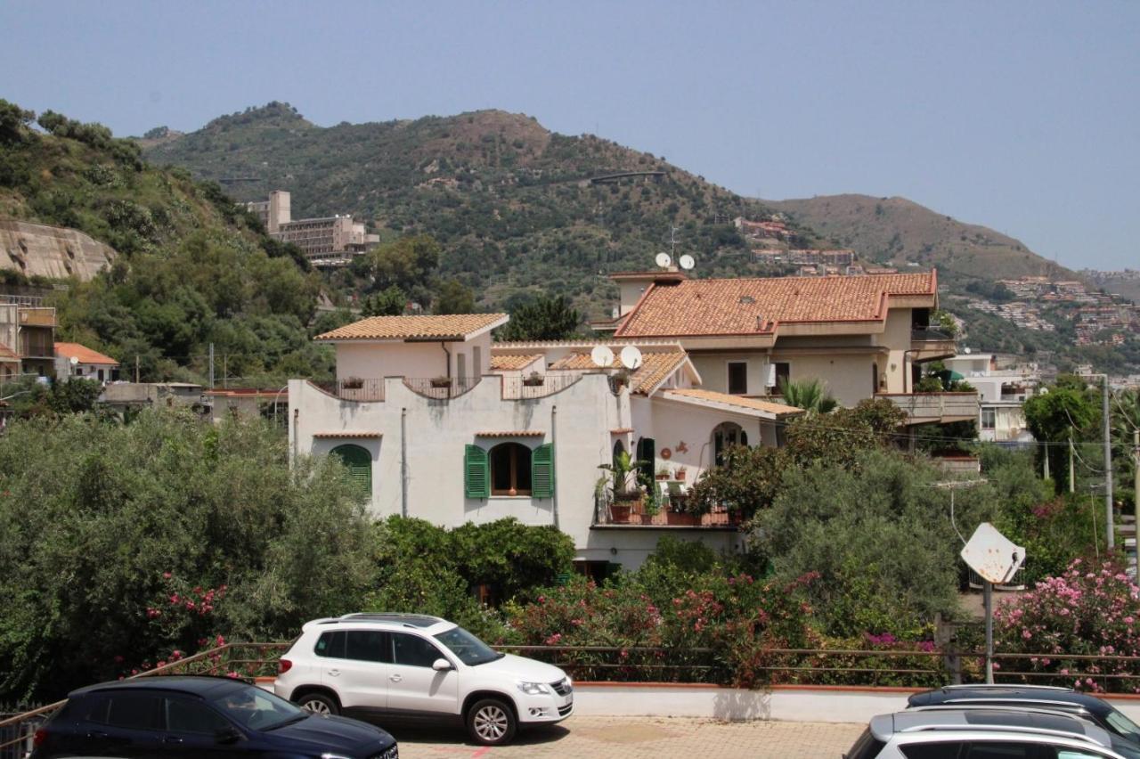 Poseidone Sea Apartment Taormina Mazzeo Esterno foto