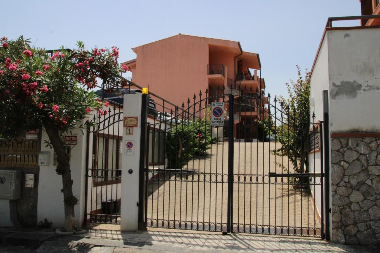 Poseidone Sea Apartment Taormina Mazzeo Esterno foto